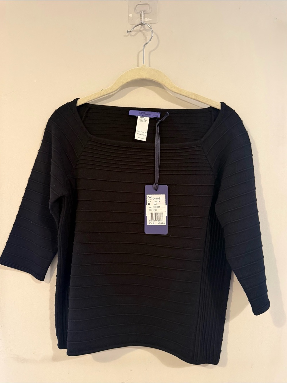 NWT Blue Les Copains Black Ribbed Knit Top IT 44 (Equivalent to Size 8)